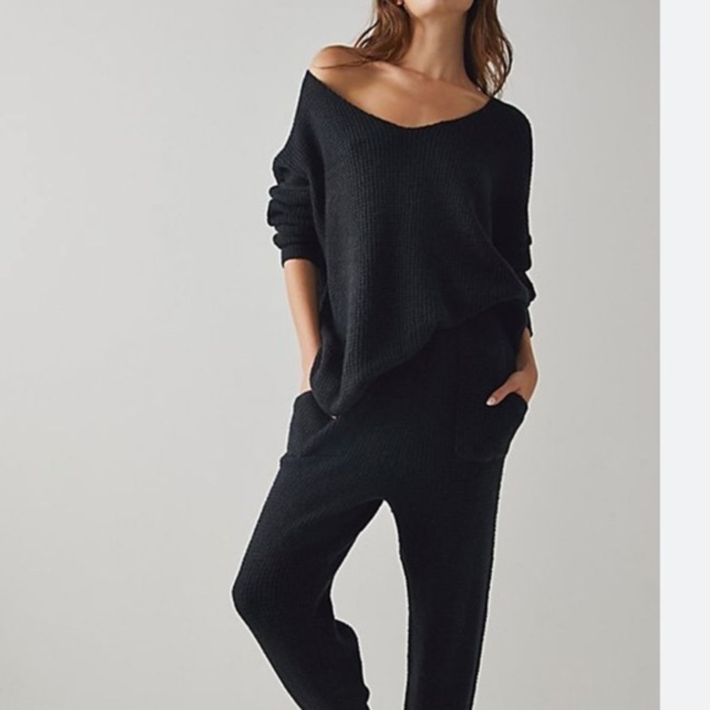 NWOT Free People Intimate Black Waffle Knit Oversized Pullover V-Neck Sweater